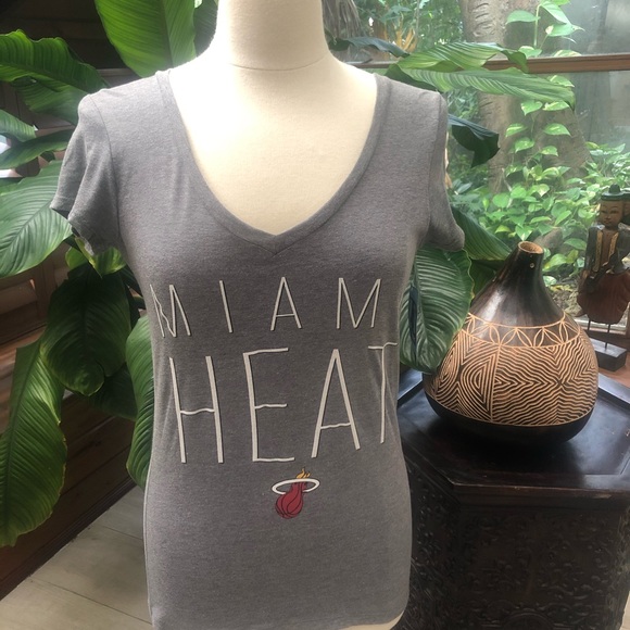 NBA Tops - 🔥Miami Heat 5th & Ocean V Neck T-Shirt